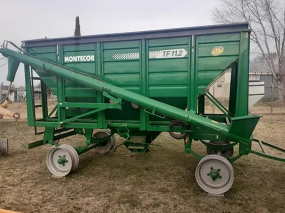 ACOPLADO TOLVA FERTILIZANTE MONTECOR 11.250 LITROS CON SINFÍN CARGA