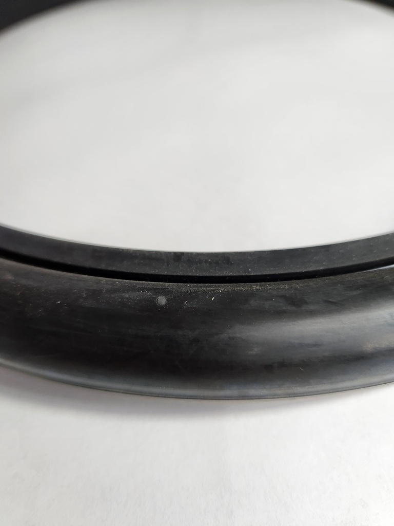 CUBIERTA SEMI NEUMATICA 1 X 12 - TAPADORAS - MARCA BUCO
