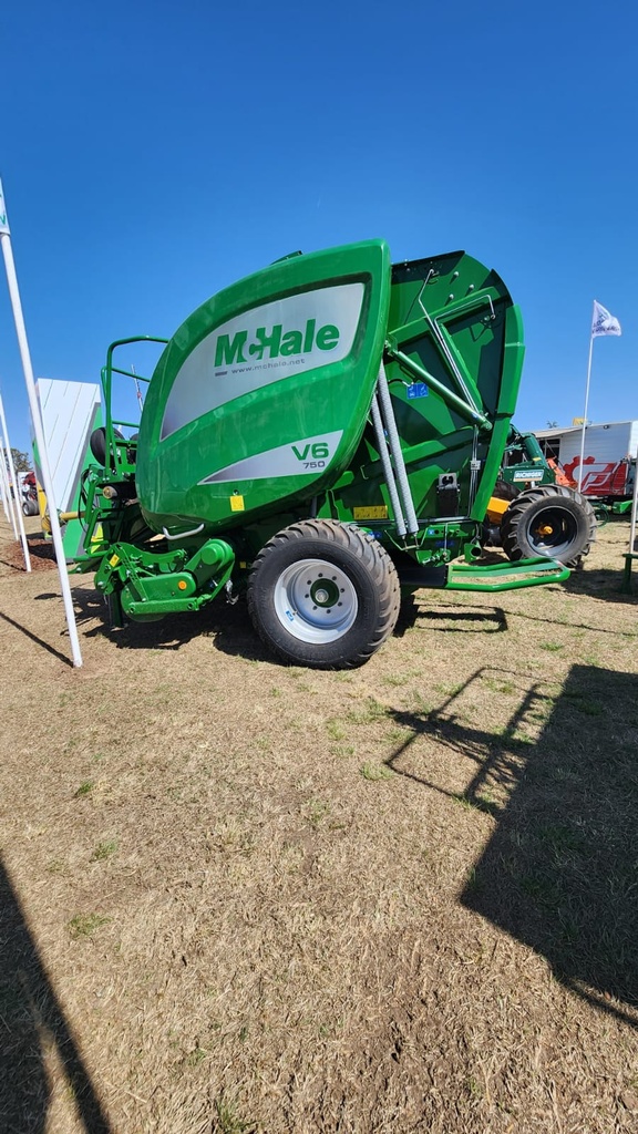 Rotoenfardadora McHale V6 750