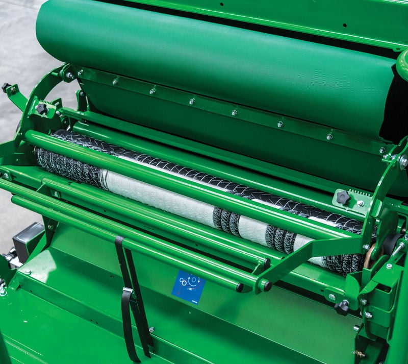 Rotoenfardadora McHale V6 750