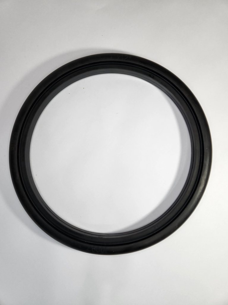 CUBIERTA SEMI NEUMATICA 1 X 12 - TAPADORAS - MARCA BUCO